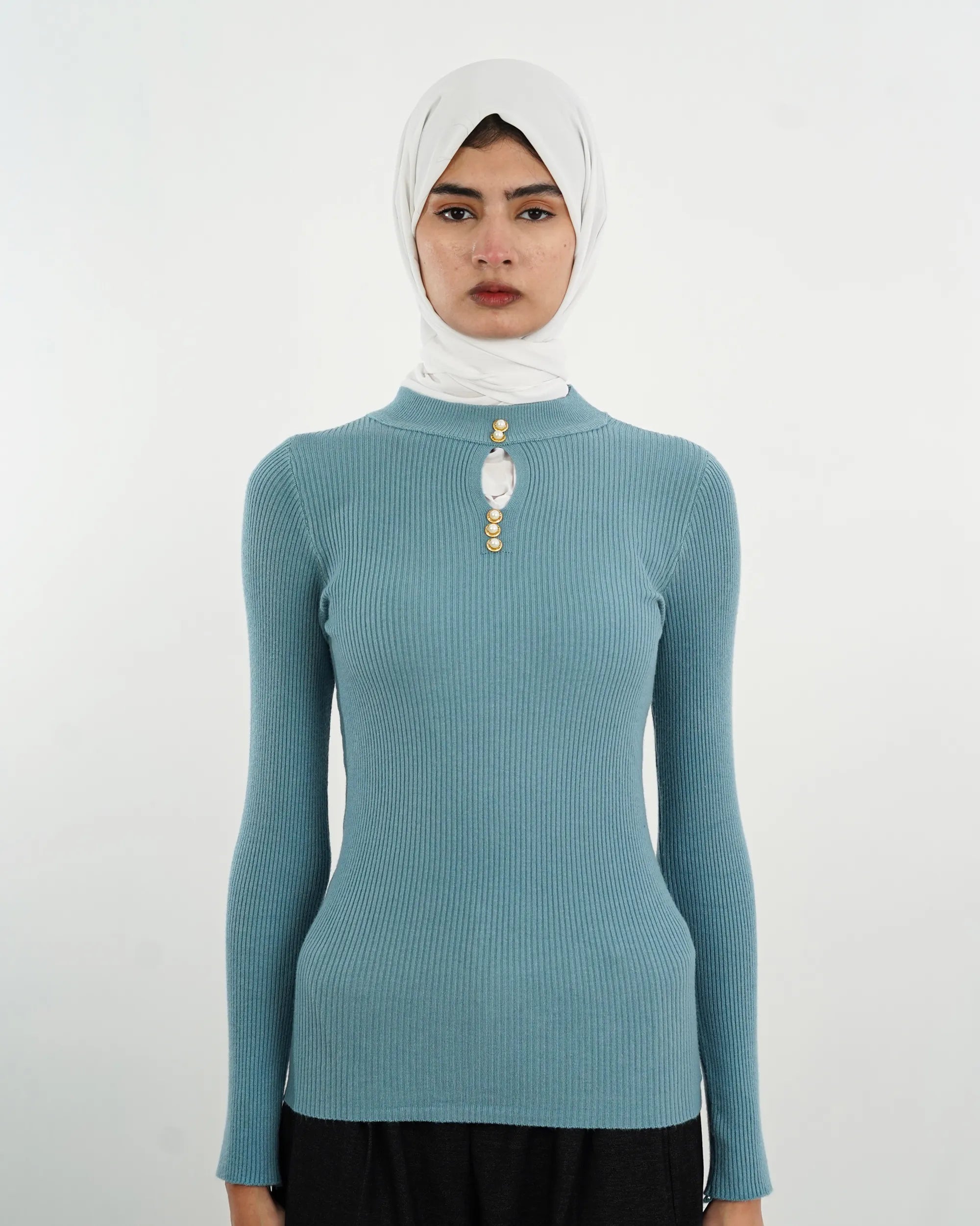 Pull maille côtelée - col rond orné