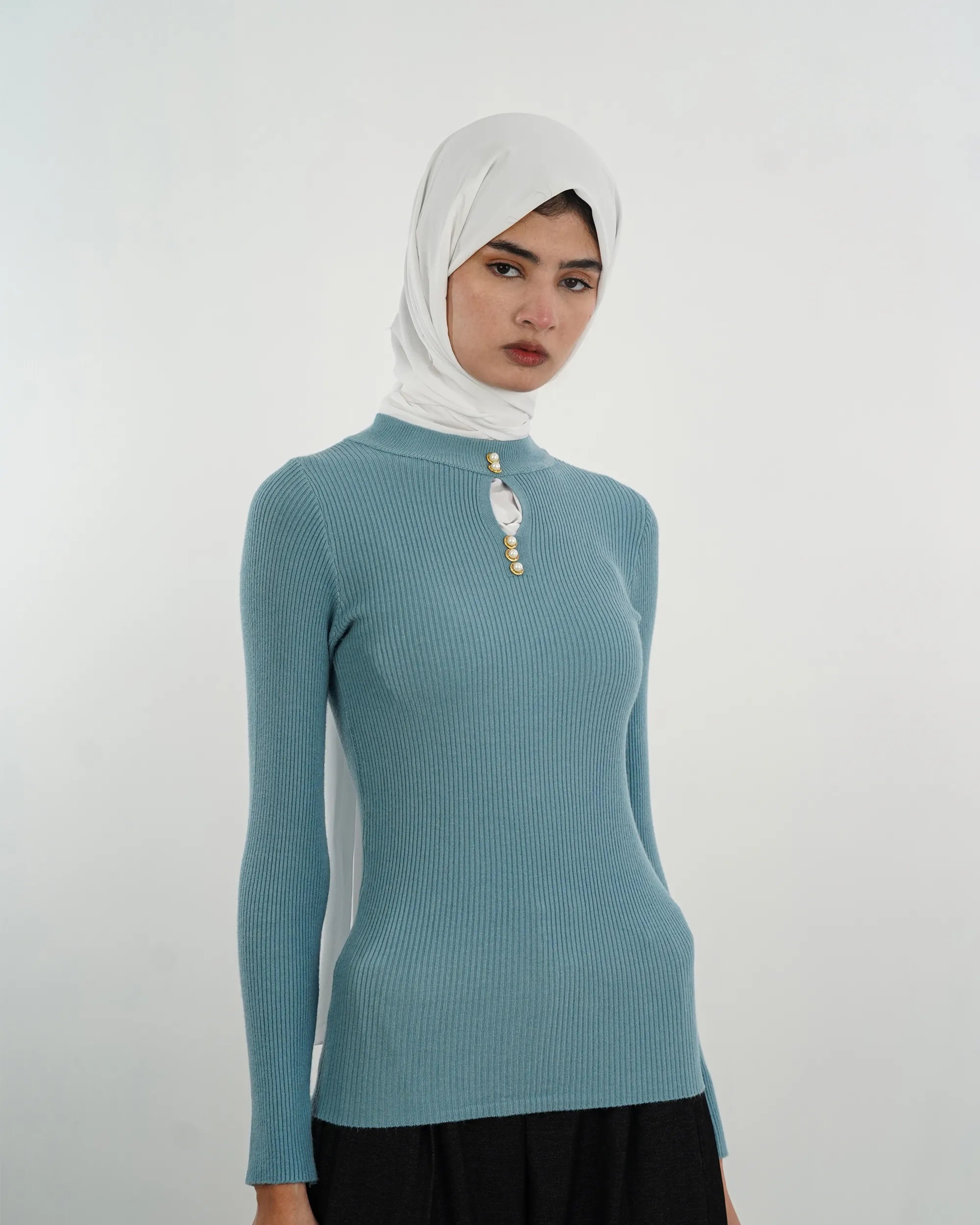 Pull maille côtelée - col rond orné